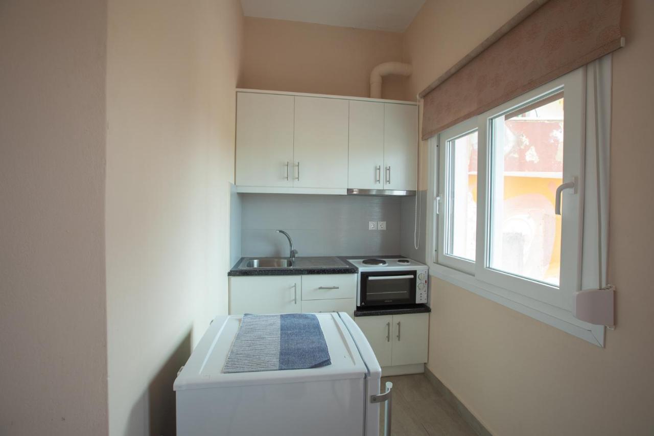 Venia'S Apartments สกาลา เอเรโซ ภายนอก รูปภาพ